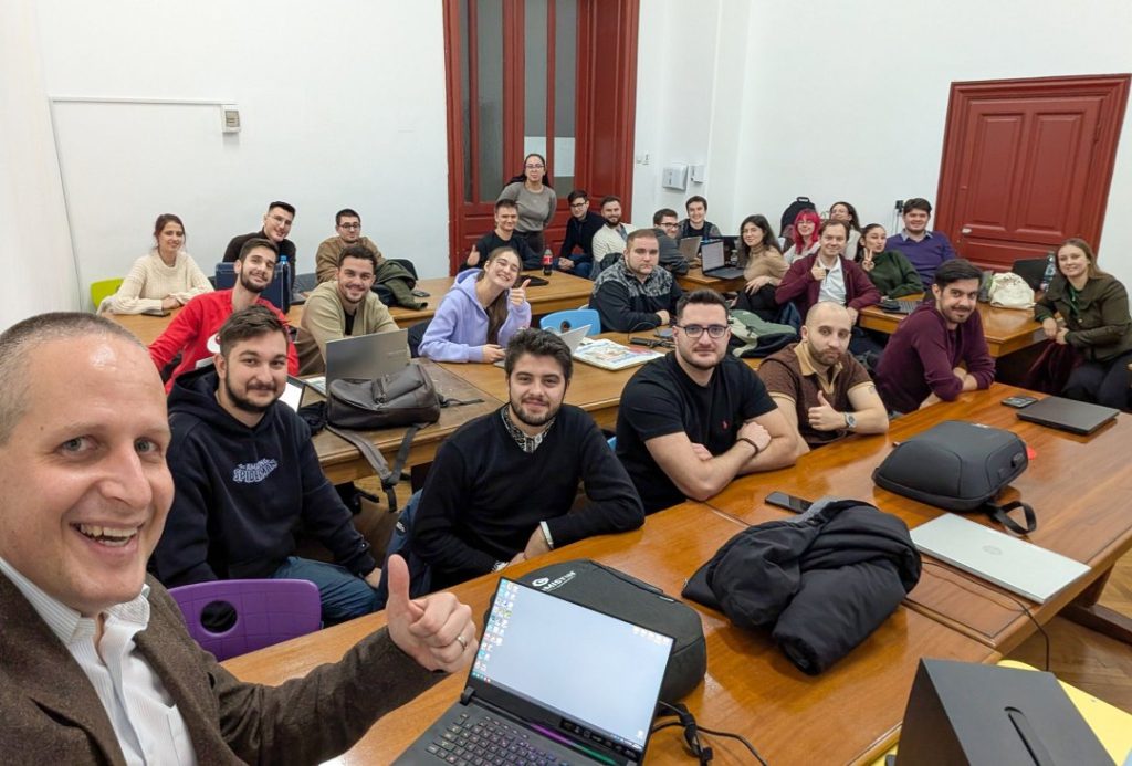 Yesterday at Facultatea de Istorie - Universitatea din Bucureşti we had the final exam for a class called Practical Applications in Digital History, exploring the use of technology in the study of his